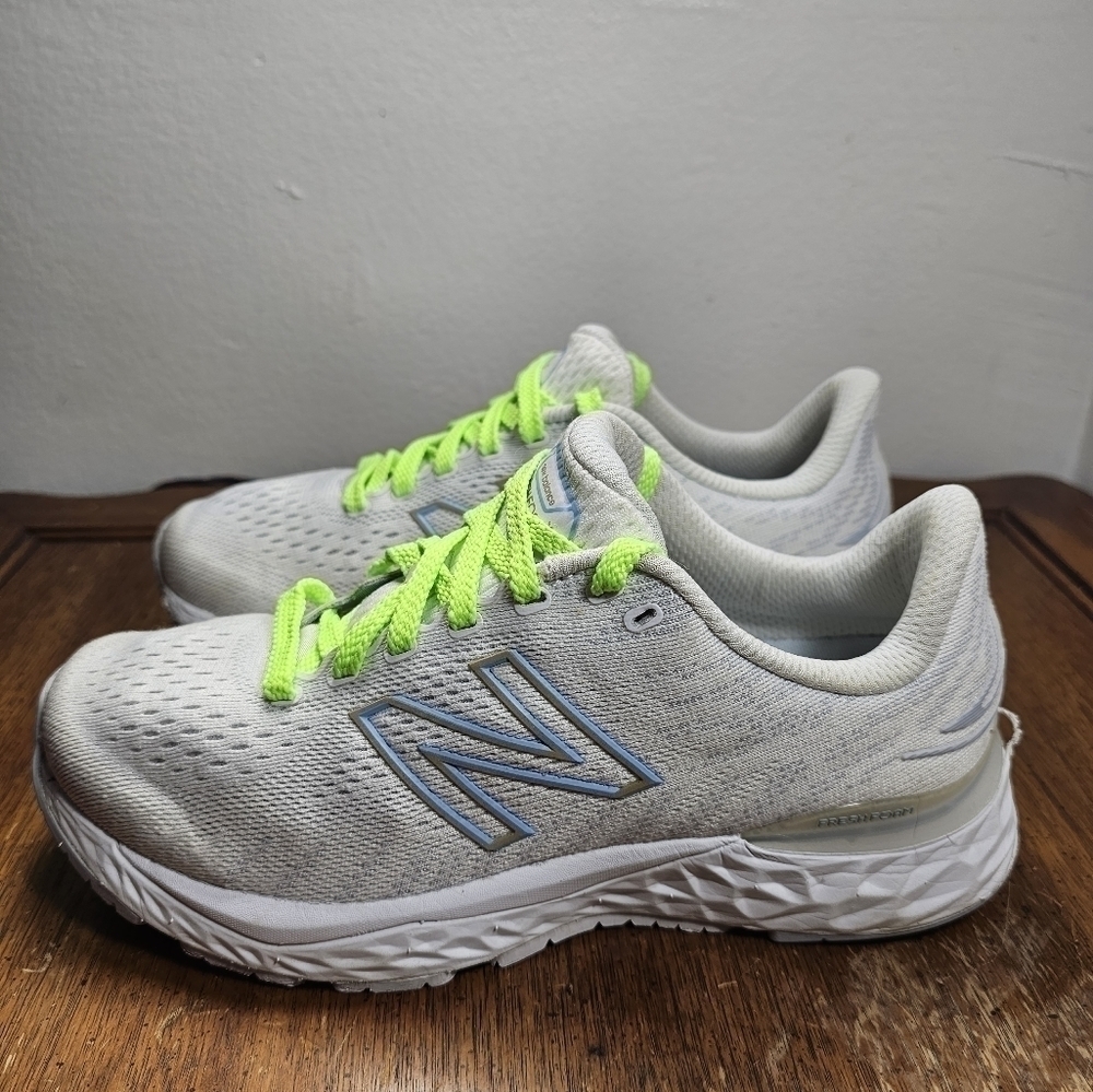 New Balance Fresh X Foam 880 White and silver Running Shoes Sneakers Women's